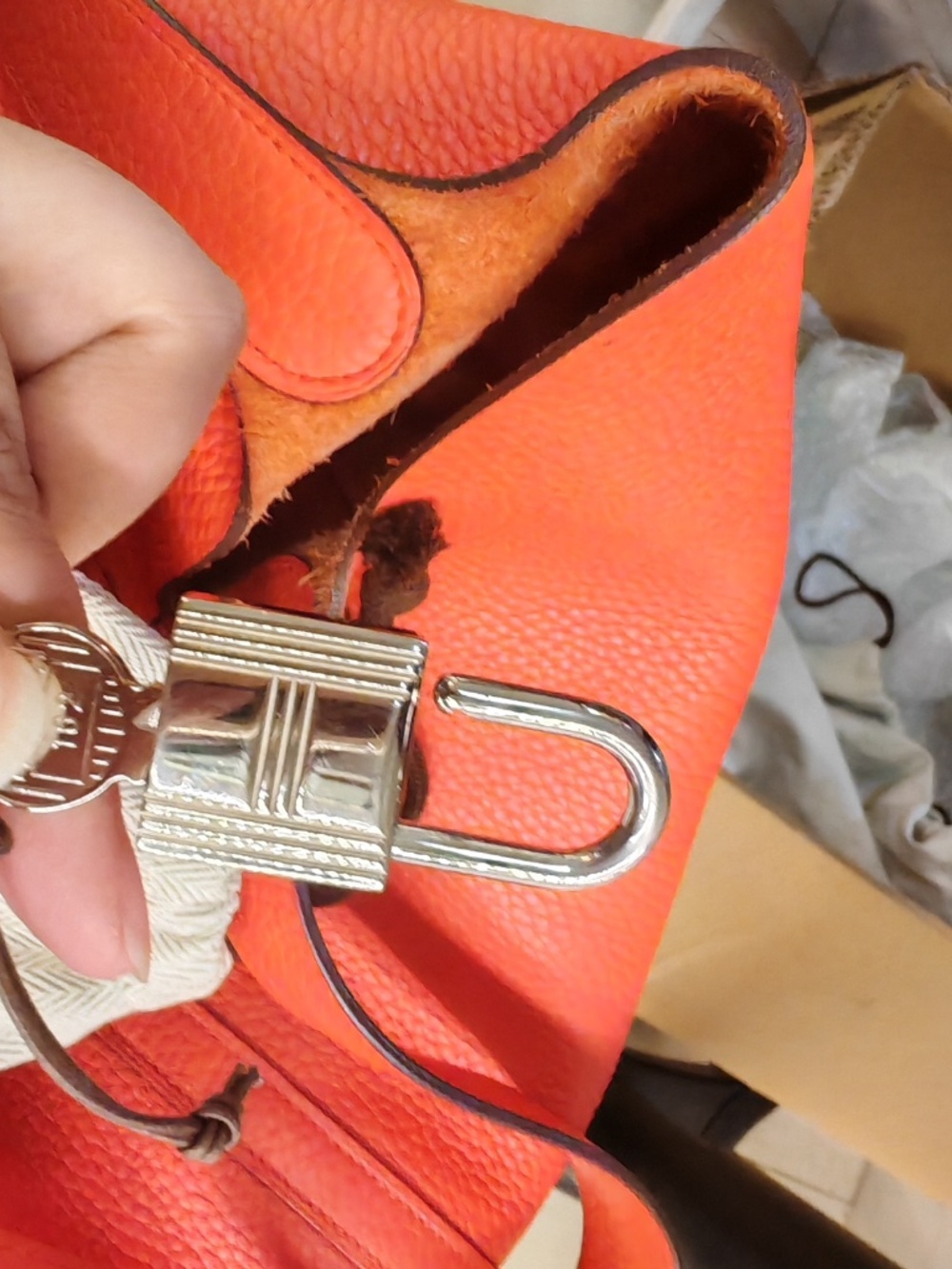AUTHENTIC Hermès Picotin 22 - Classic Orange, Silver hardware - Picture 4 of 5